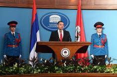 Република Српска одликовала министра Вулина Орденом заставе са златним вијенцем