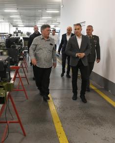 Министар Стефановић посетио компанију „Пнеумо лоџик“