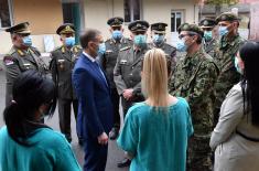 Министар Стефановић обишао војне ковид болнице у Новом Саду и Београду