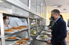  Minister Stefanović has lunch with cadets