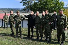 Министар одбране Стефановић и начелник Генералштаба генерал Мојсиловић обишли јединице у стању повишене борбене готовости