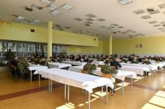  Minister Stefanović has lunch with cadets