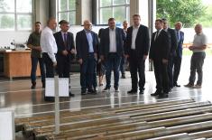 Ministar Vučević obišao privredno društvo „Borbeni složeni sistemi“ u Velikoj Plani