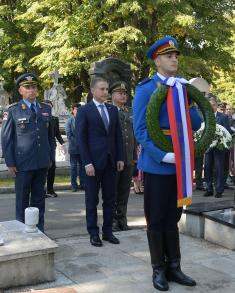 Minister Stefanović Lays Wreath on the Occasion of Anniversary of Death of Milunka Savić