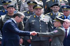 The President of the Republic and the Supreme Commander of the Serbian Armed Forces handed over military flags to the 72nd Special Operations Brigade and the 63rd Parachute Brigade