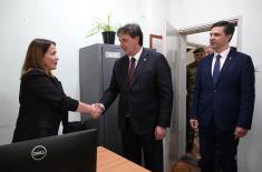 Министар Гашић обишао Центар Министарства одбране у Нишу