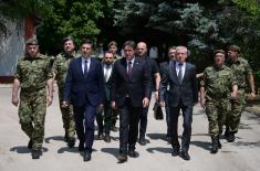 Министар Гашић обишао Центар Министарства одбране у Нишу