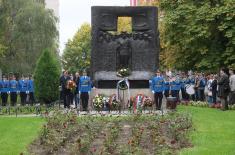 Министар одбране Братислав Гашић положио венце поводом обележавања Дана ослобођења Крушевца 