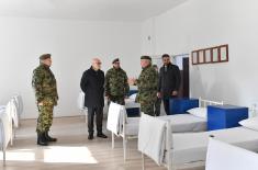 Ministar Vučević obišao Treći centar za obuku u Leskovcu