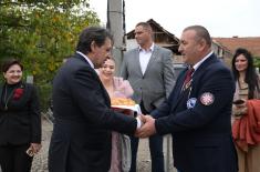 Министар Гашић у новом дому борца са Кошара 