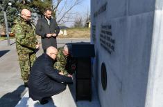Ministar Vučević obišao Treći centar za obuku u Leskovcu