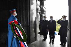 Minister Stefanović lays a wreath at Monument to Unknown Hero to mark First World War Armistice Day