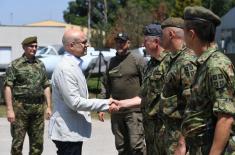 Министар Вучевић присуствовао гађањима из вишенаменског оклопног борбеног возила „Милош“