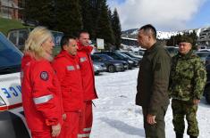 Minister Vulin at the training of the cadets of the Military Academy in winter conditions: After 20 years new equipment and training in Nordic skiing