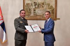 Minister Stefanović presents awards to “Guardian of Order“ winners