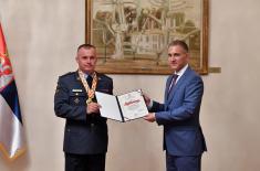 Minister Stefanović presents awards to “Guardian of Order“ winners