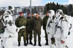 Minister Vulin at the training of the cadets of the Military Academy in winter conditions: After 20 years new equipment and training in Nordic skiing