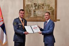 Minister Stefanović presents awards to “Guardian of Order“ winners