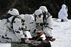 Minister Vulin at the training of the cadets of the Military Academy in winter conditions: After 20 years new equipment and training in Nordic skiing