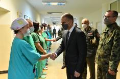 Minister Stefanović at “Karaburma“ MMC: A year of fighting for patients with most severe Covid-19