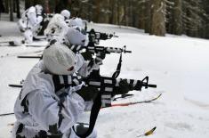 Minister Vulin at the training of the cadets of the Military Academy in winter conditions: After 20 years new equipment and training in Nordic skiing