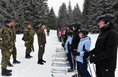 Minister Vulin at the training of the cadets of the Military Academy in winter conditions: After 20 years new equipment and training in Nordic skiing