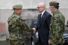 Minister Vučević visits Army Command in Niš