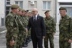 Minister Vučević visits Army Command in Niš