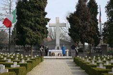 Министри одбране Србије и Италије положили венце на Новом гробљу