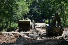 Начелник Генералштаба обишао јединице Војске Србије које пружају помоћ становништву у Блацу и Прокупљу