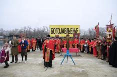 Pripadnici Ministarstva odbrane i Vojske Srbije plivali za Časni krst