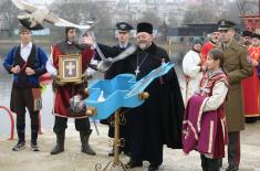Pripadnici Ministarstva odbrane i Vojske Srbije plivali za Časni krst