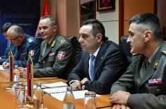 Minister Vulin meets Western Military District Commander General Zhuravlyov