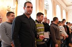 Uručenje priznanja vojnicima koji su dobrovoljno odslužili vojni rok