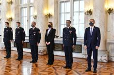 Minister Stefanović presents decorations to members of the Ministry of Defence and the Serbian Armed Forces