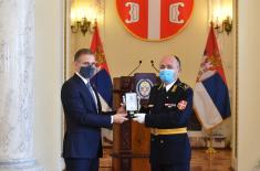 Minister Stefanović presents decorations to members of the Ministry of Defence and the Serbian Armed Forces