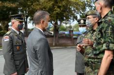 Министар Стефановић обишао војну ковид болницу „Карабурма“ 