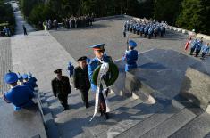 Vice-Chairman of the Chinese Central Military Commission lays a wreath at the Monument to the Unknown Hero on Avala