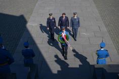 Поводом Дана Војске Србије министар Гашић положио венац на Авали