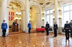 Minister Stefanović presents decorations to members of the Ministry of Defence and the Serbian Armed Forces