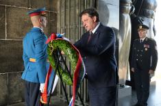 Поводом Дана Војске Србије министар Гашић положио венац на Авали