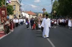 Министар Гашић учествовао у Видовданској литији
