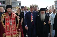 Министар Гашић учествовао у Видовданској литији
