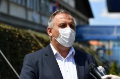 Ministar Vulin u Sjenici: Dokle god bude pretila opasnost od zaraze, Vojska Srbije će biti tu da pomogne i Sjenici i Tutinu i Novom Pazaru 