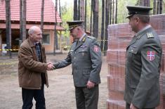 Уручена донација власницима објеката оштећених у пожару у викенд насељу Винци