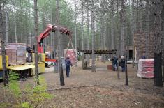 Уручена донација власницима објеката оштећених у пожару у викенд насељу Винци