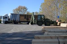 Уручена донација власницима објеката оштећених у пожару у викенд насељу Винци