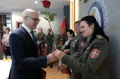 Министар Вучевић честитао 8. март - Међународни дан жена