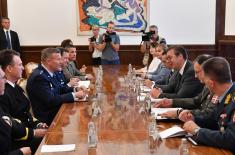 Sastanak predsednika Vučića sa vrhovnim komandantom Savezničkih snaga za Evropu generalom Voltersom