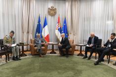 Састанак министра Вучевића са амбасадором Републике Француске Пјером Кошаром